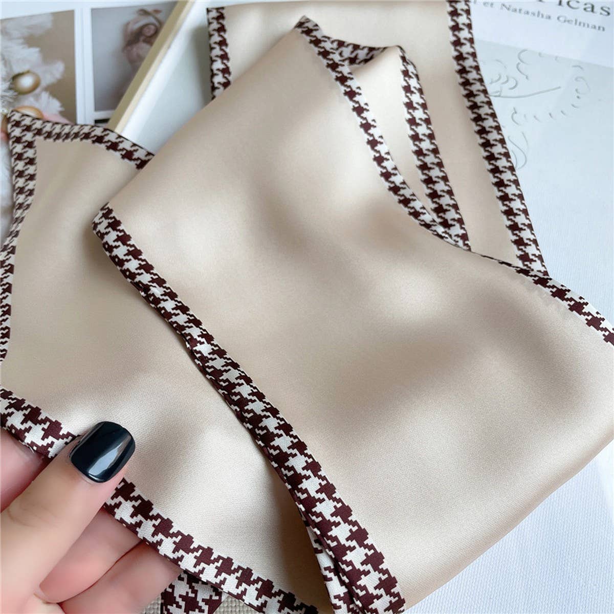 THIN SIMPLE GEOMETRIC LONG SILK SCARF