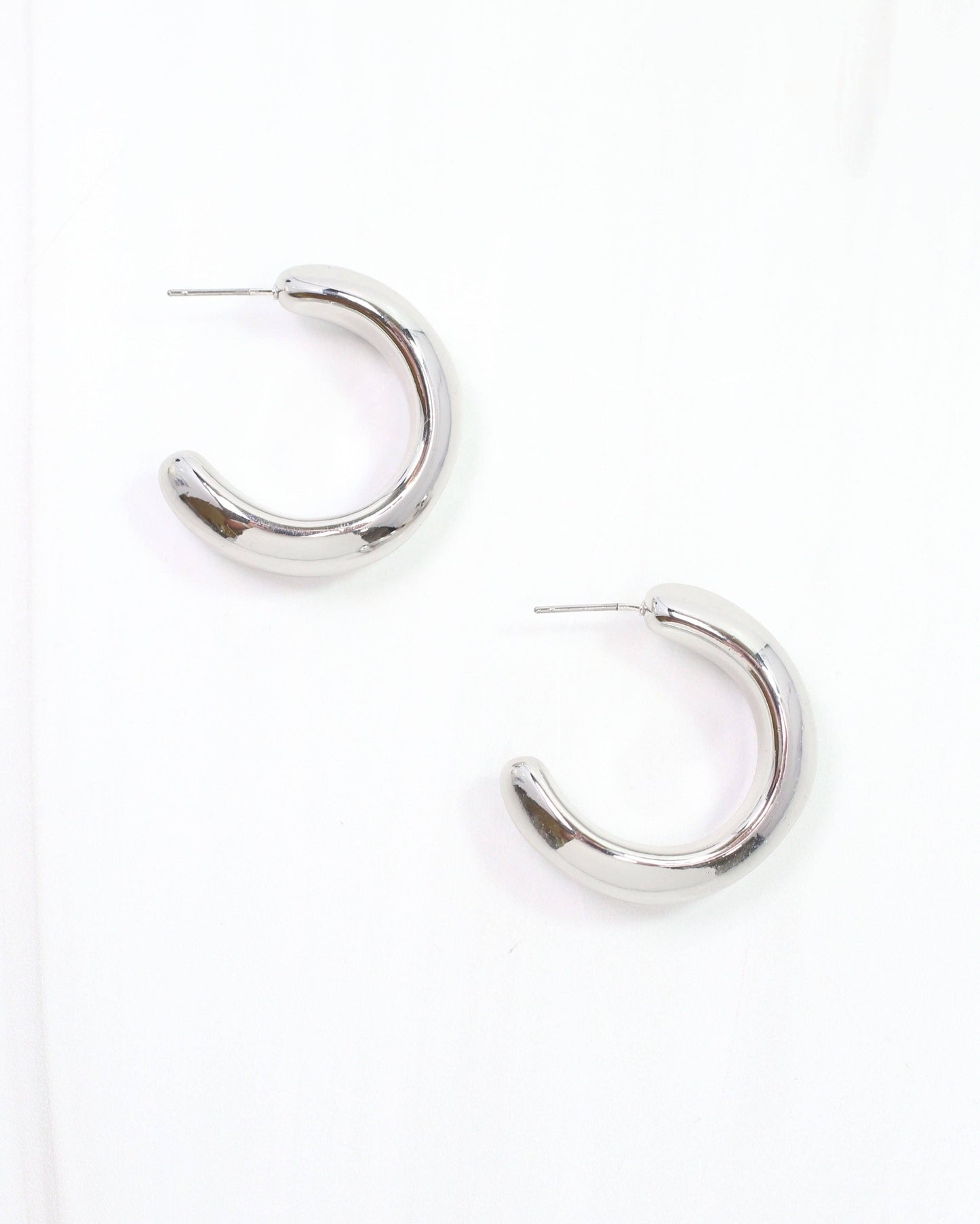 Callen Wavy Hoop Earring Silver