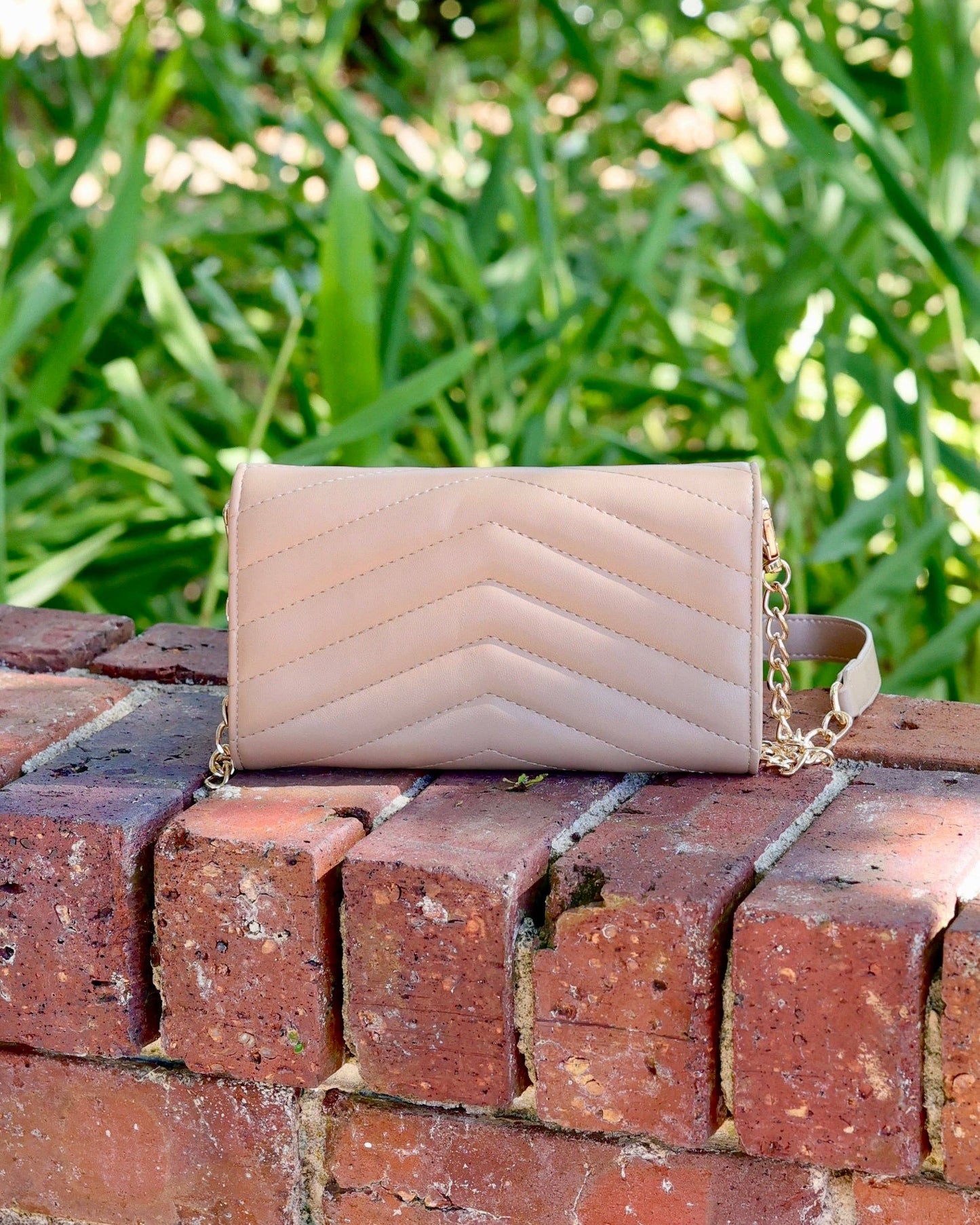 Carlington Clutch/Crossbody Latte VQ