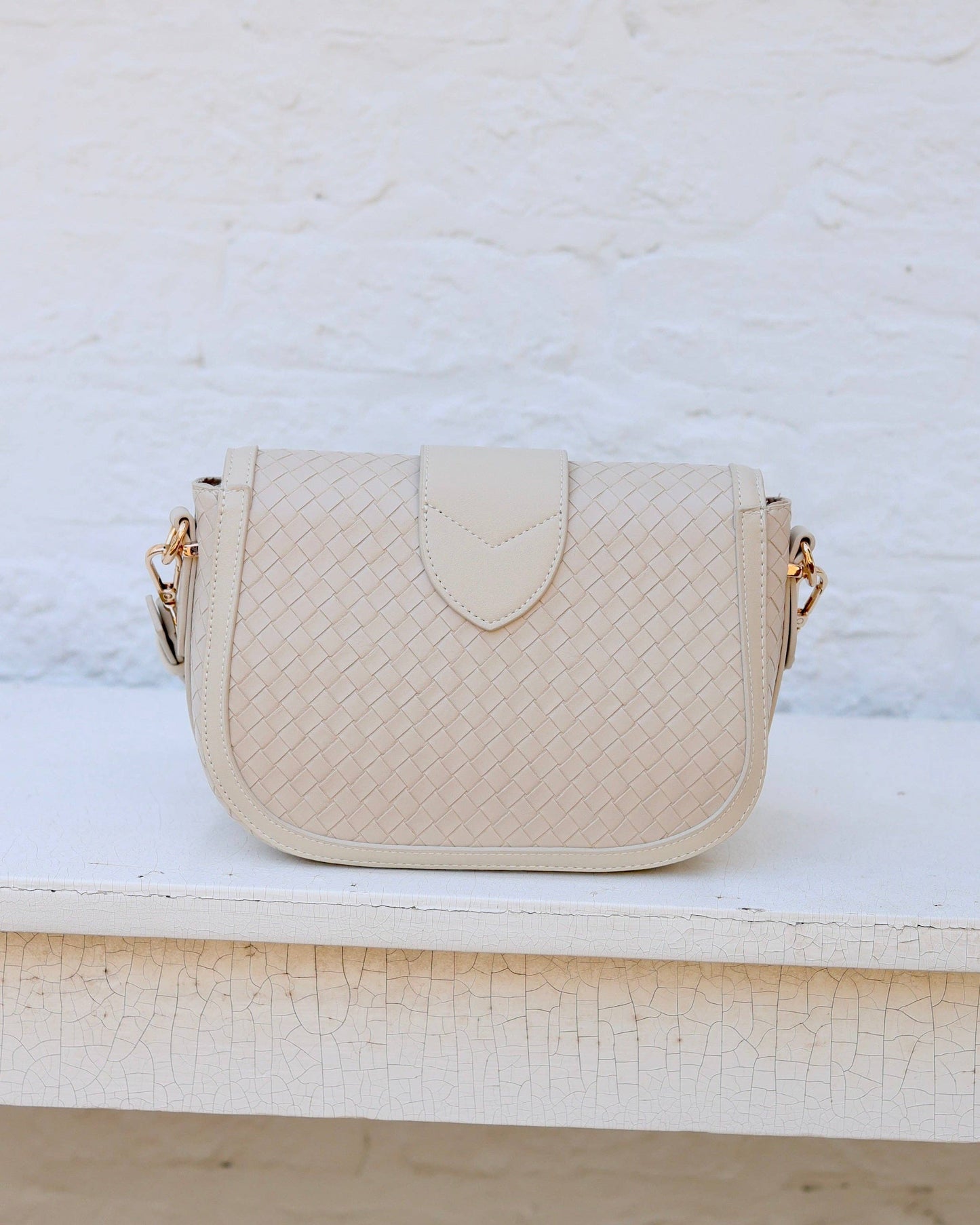 Griffin Crossbody Bag Woven Almond