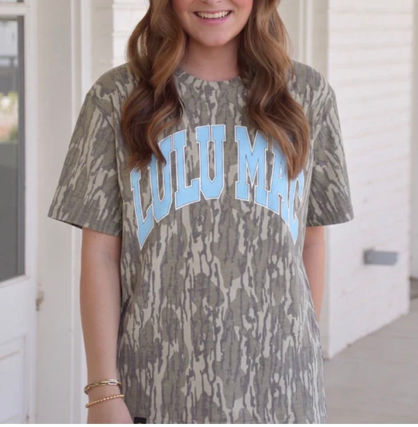 MOSSY OAK BOTTOMLAND PRINT TEE W/ LIGHT BLUE