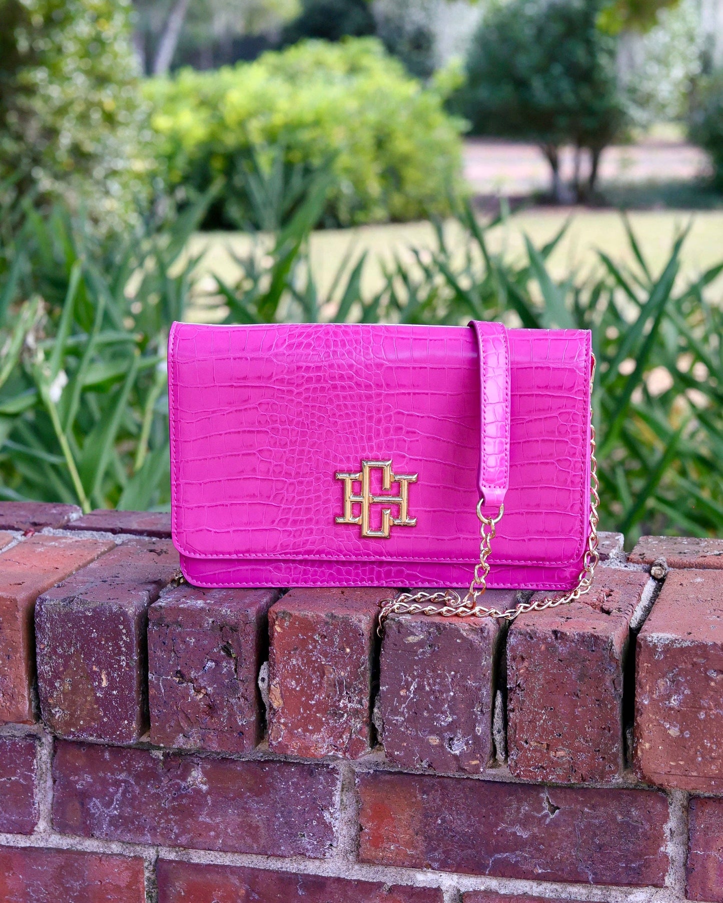 Bryn Clutch/Crossbody Hot Pink EC