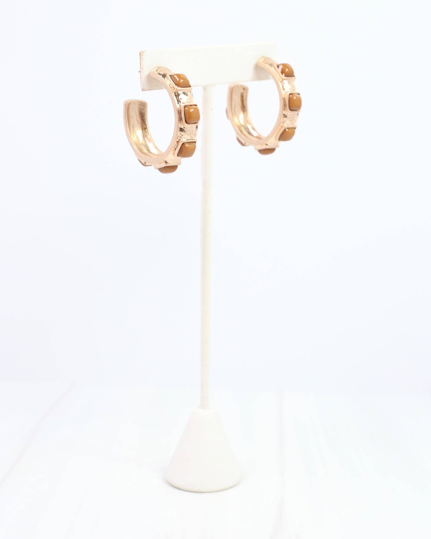 Allie Hammered Gold Earring Taupe