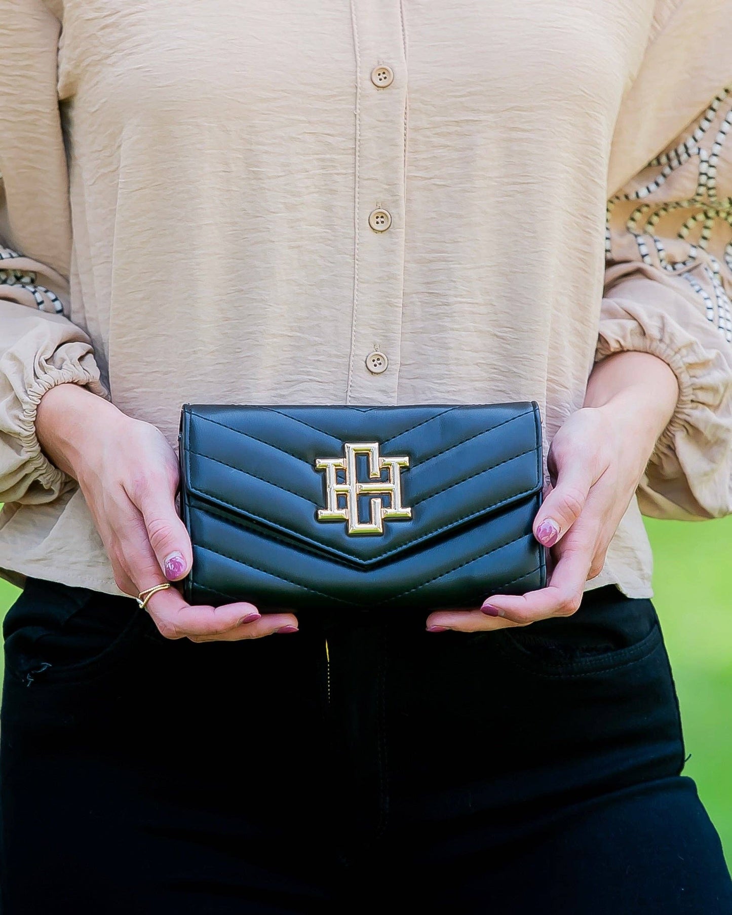 Carlington Clutch/Crossbody Black VQ