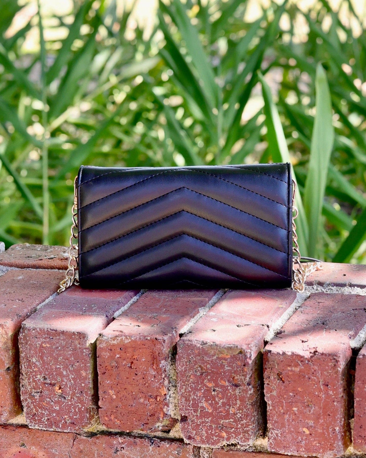 Carlington Clutch/Crossbody Black VQ