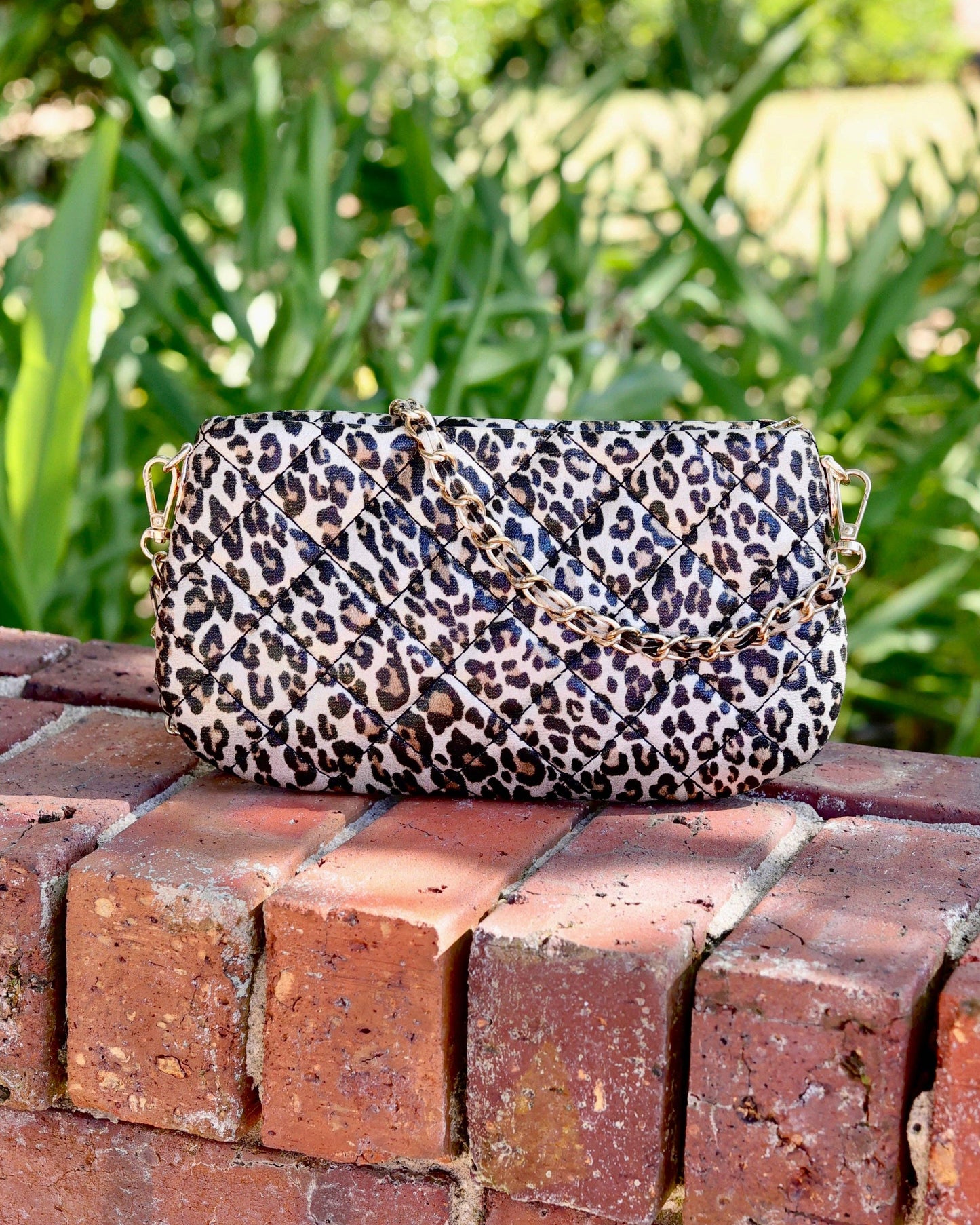 Livi Crossbody Spotted SQ