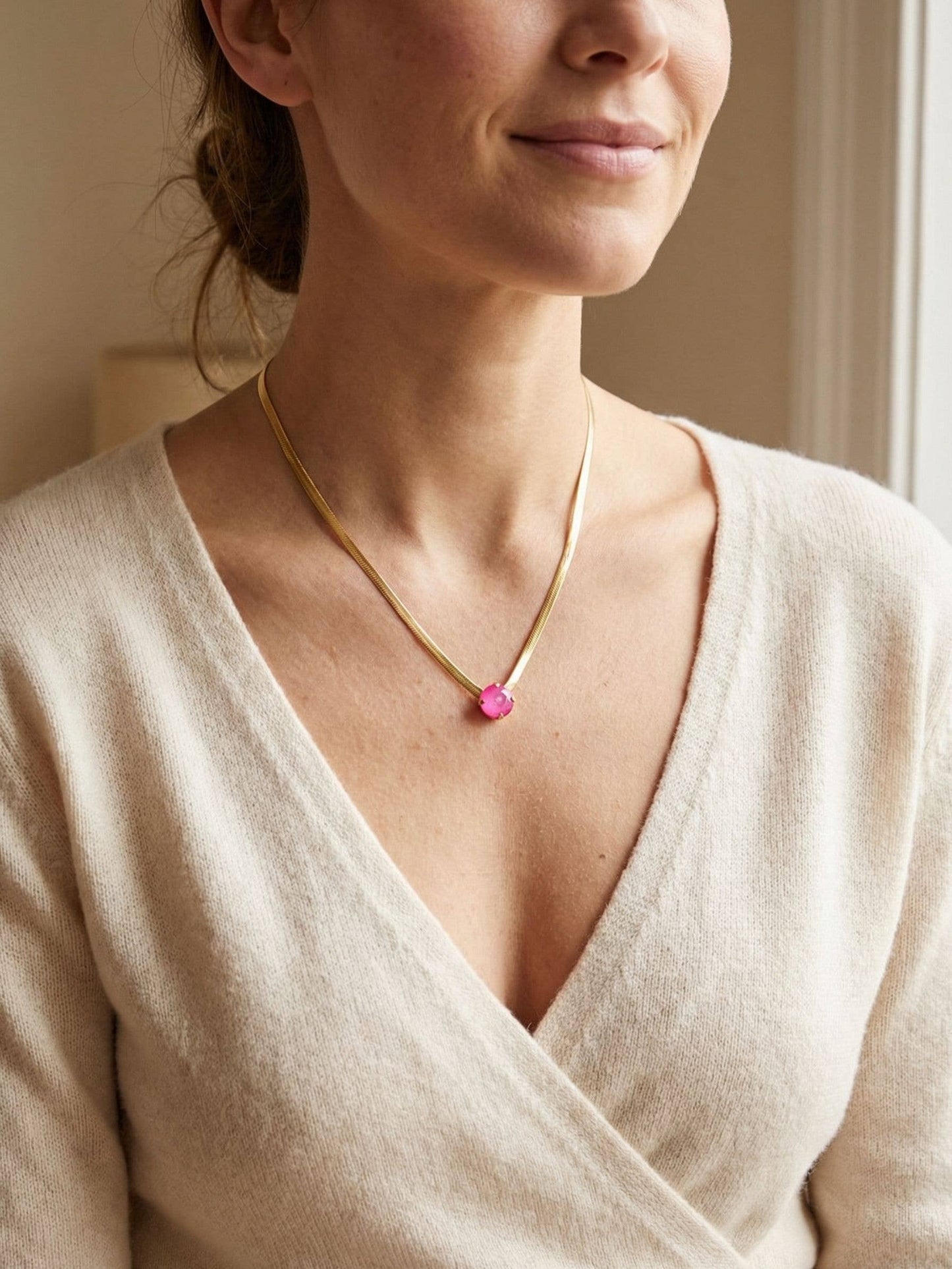 Rowan Pendant Necklace - Electric Pink