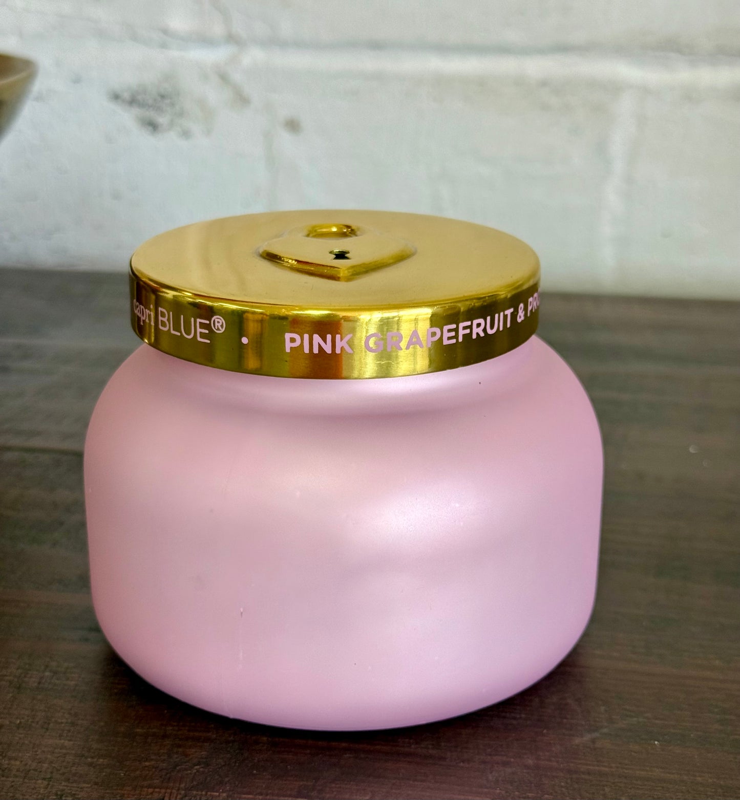 VALENTINE CAPSULE
Love Lock Sig Candle 19oz, Pink Grapefruit & Prosecco