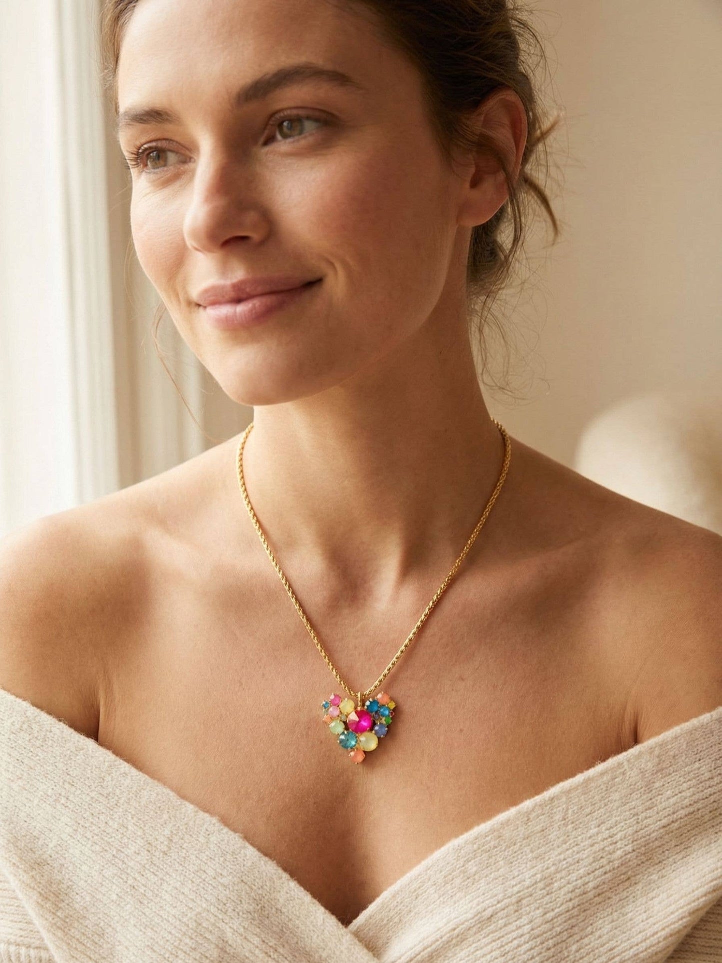 Jolie Pendant Necklace