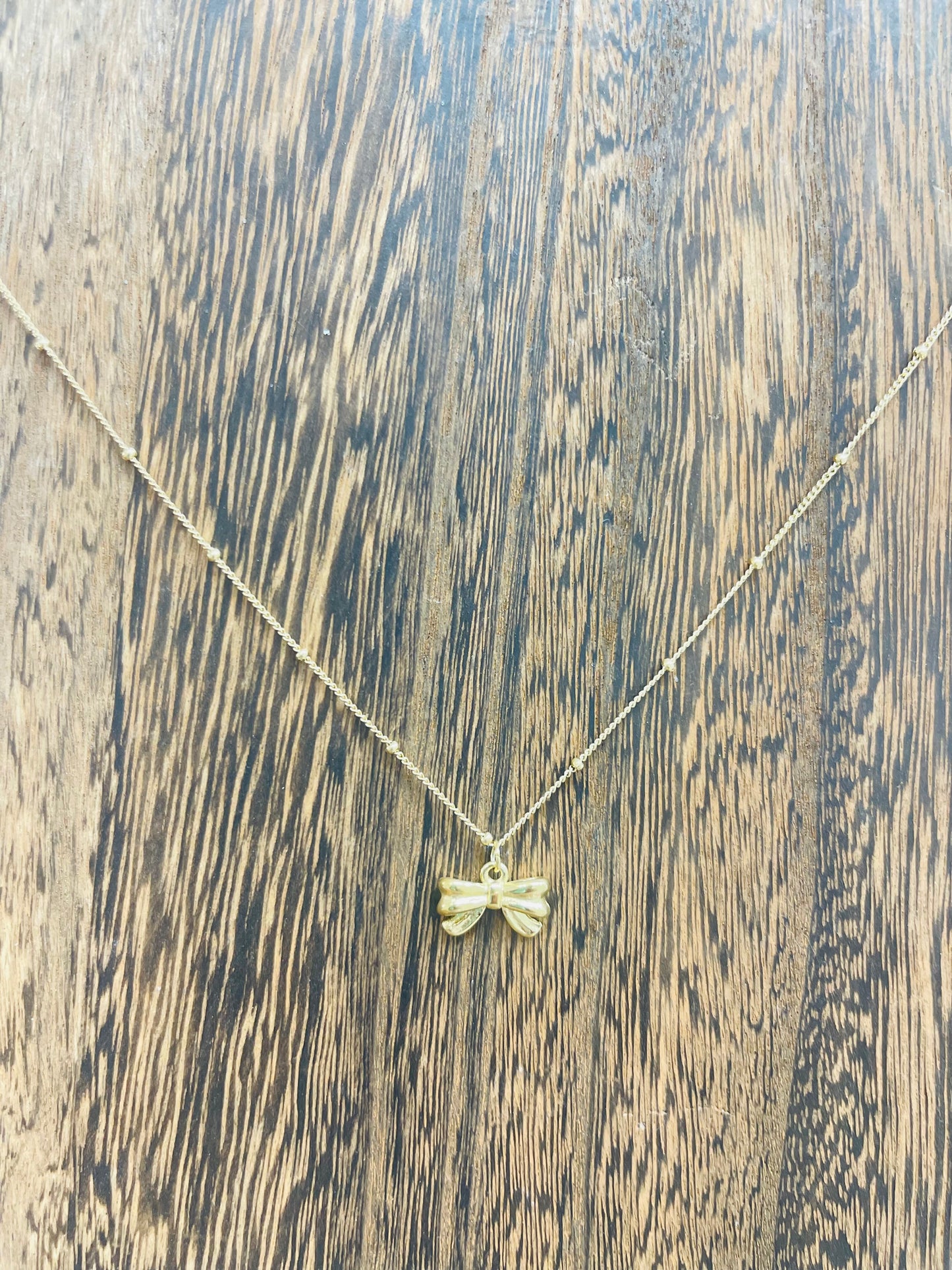 Bow Necklace