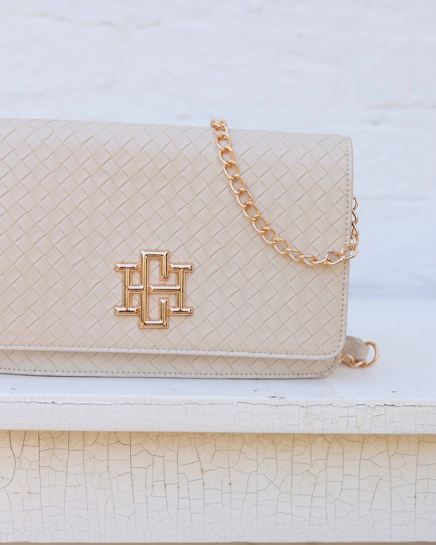 Bryn Clutch/Crossbody Woven Almond